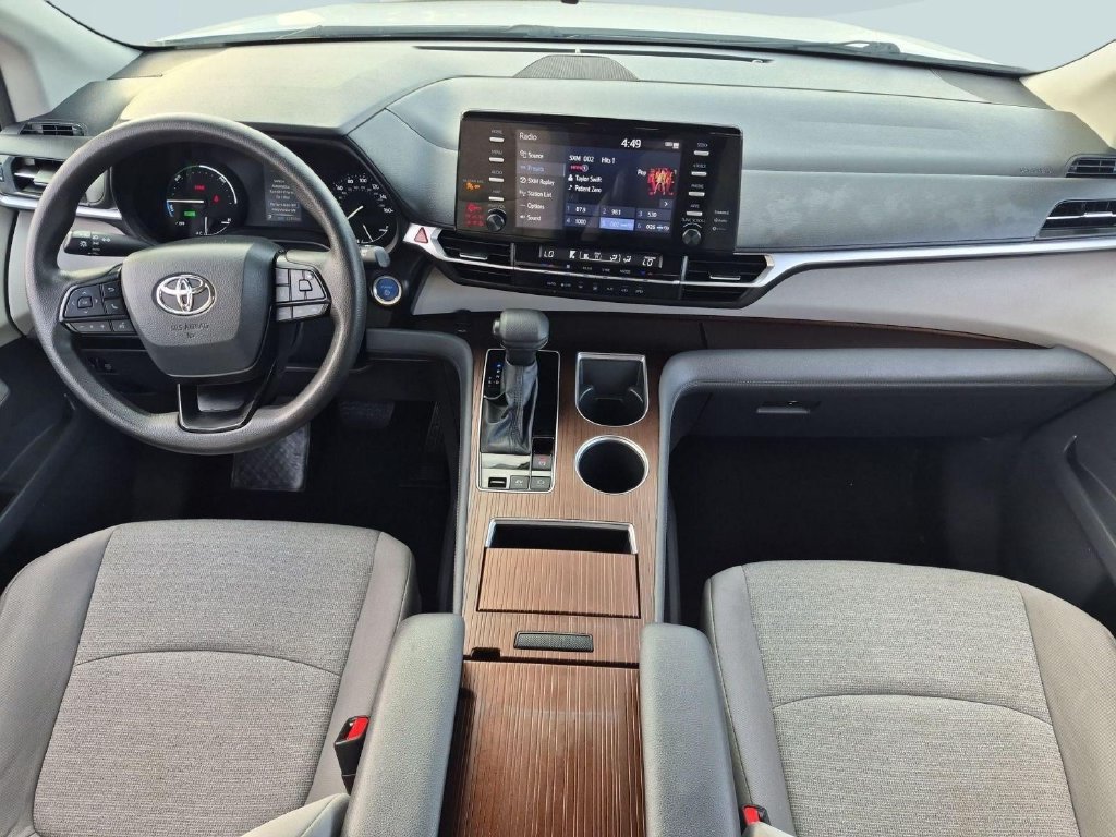Used 2024 Toyota Sienna LE AWD/4WD image 22