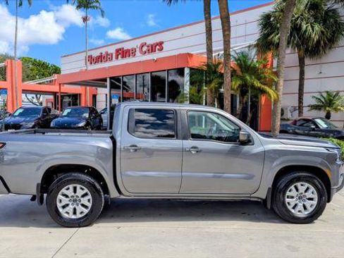 Used 2022 Nissan Frontier SV RWD image 9