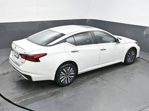 Used 2023 Nissan Altima 2.5 SV w/ SV Premium Package image 35