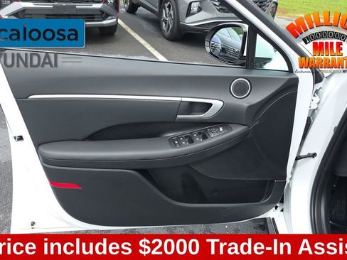 Used 2025 Hyundai Sonata SEL FWD image 12