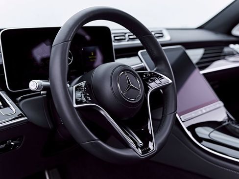 Used 2023 Mercedes-Benz Maybach S 580 4MATIC image 45