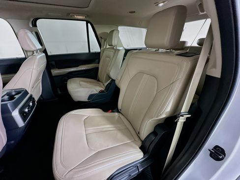 Used 2024 Ford Expedition Limited image 29