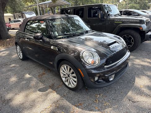Used 2013 MINI Cooper S FWD image 2