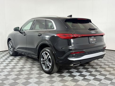 Certified 2025 Audi Q5 Premium w/ Convenience Package AWD/4WD image 3
