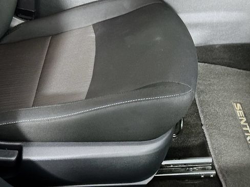 Used 2025 Nissan Sentra SV FWD image 23