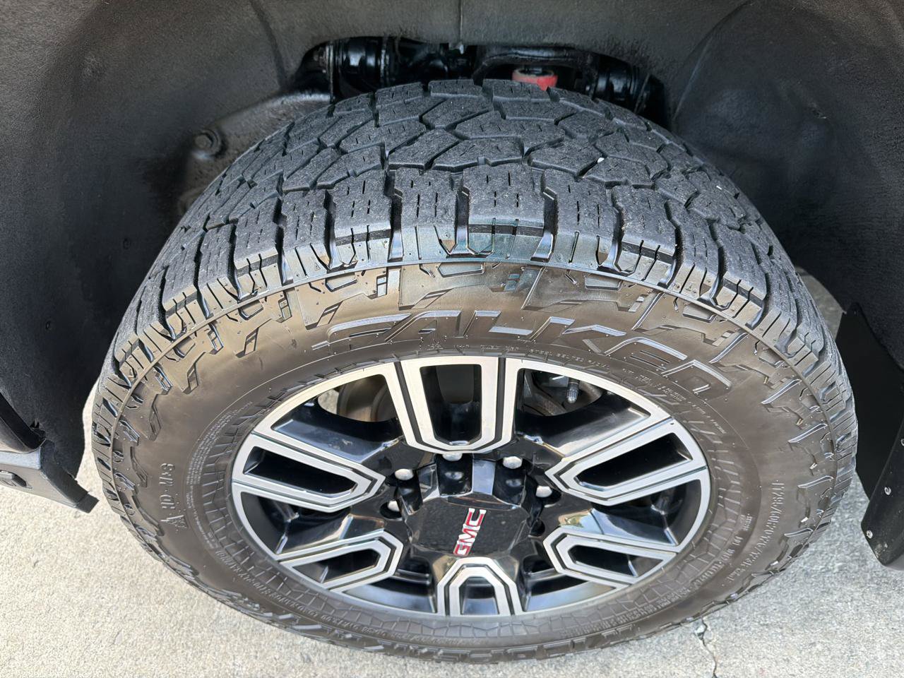 Used 2023 GMC Sierra 2500 AT4 w/ AT4 Premium Plus Package AWD/4WD image 19