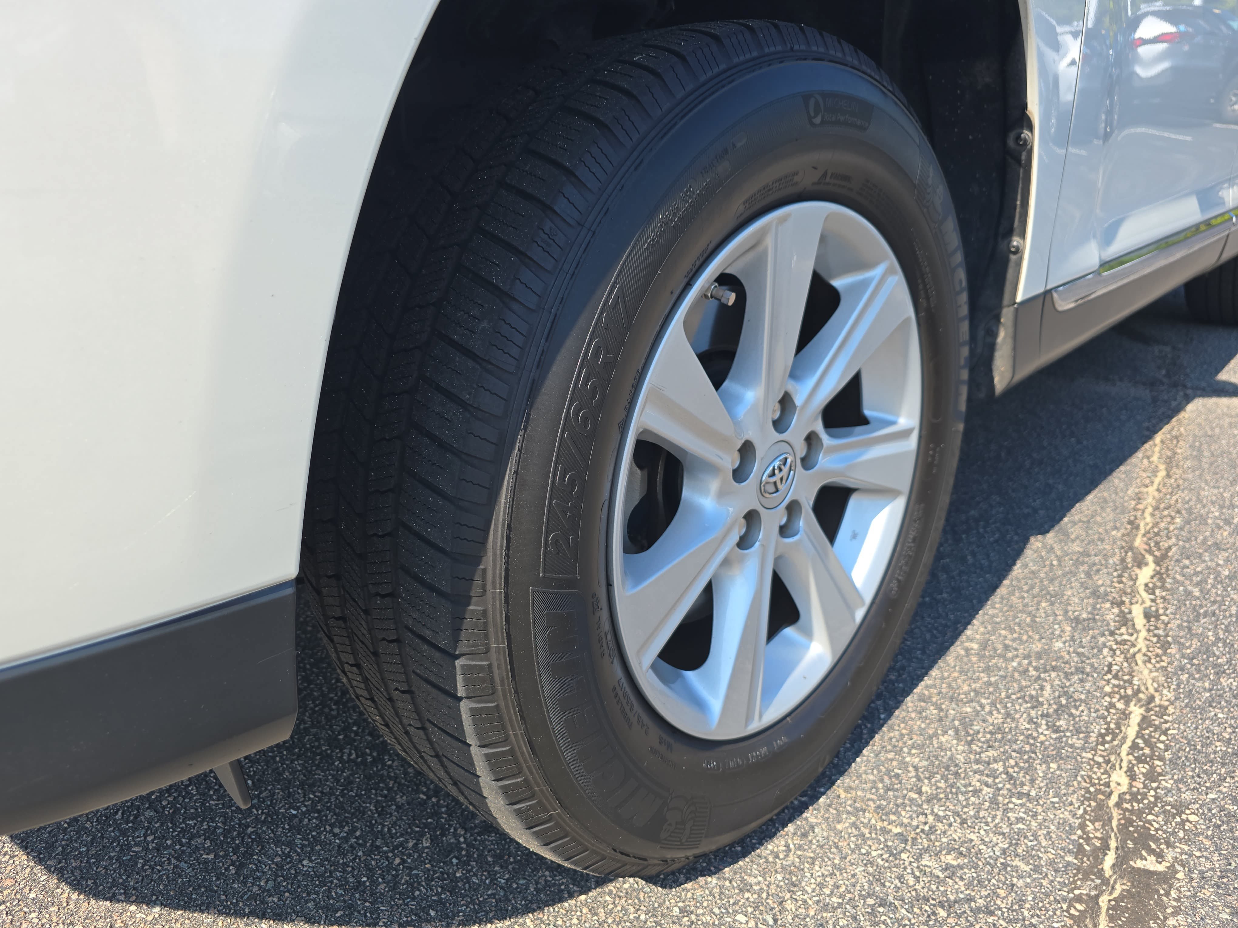 Used 2013 Toyota Highlander Plus FWD image 31