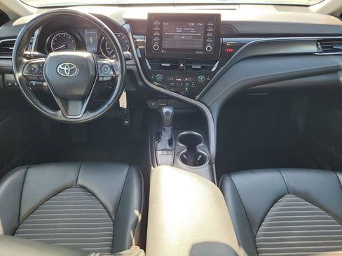 Used 2024 Toyota Camry SE image 18