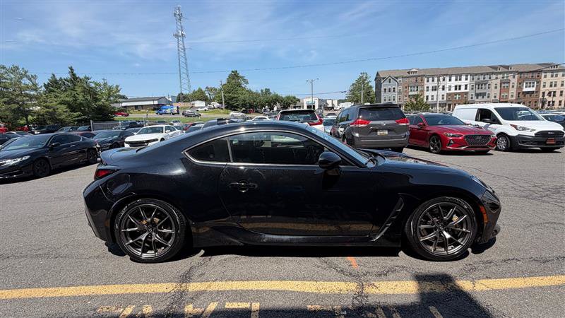 Used 2023 Toyota GR86 RWD image 11
