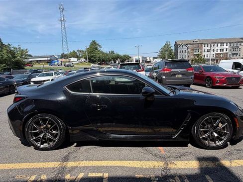 Used 2023 Toyota GR86 RWD image 11