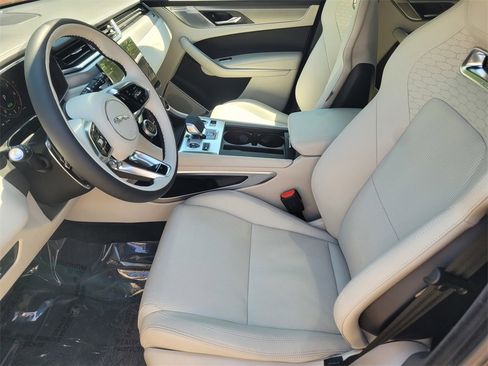 New 2026 Jaguar F-PACE R-Dynamic S image 12