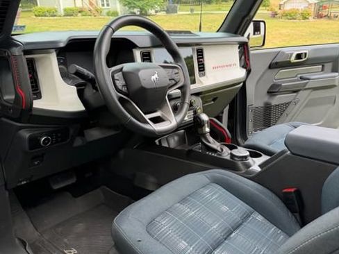 Used 2024 Ford Bronco Heritage Edition AWD/4WD image 5