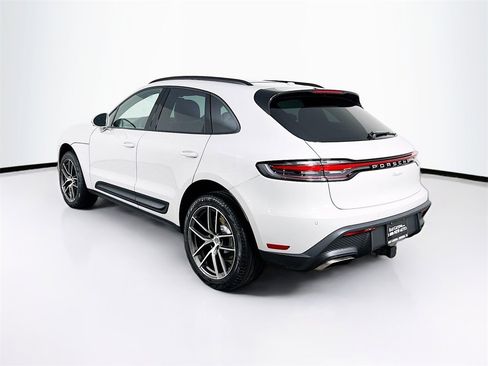 New 2026 Porsche Macan image 3