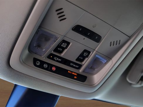 Used 2018 Buick Enclave Avenir w/ Avenir Technology Package image 22