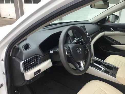 Used 2019 Honda Accord EX image 13