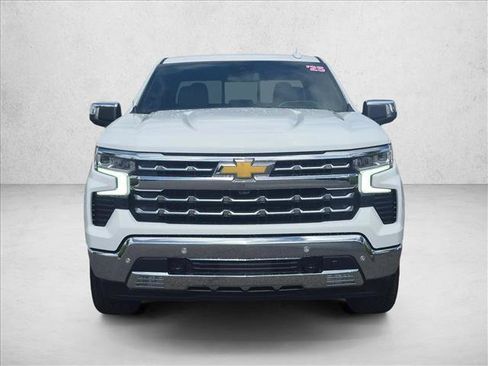 Used 2025 Chevrolet Silverado 1500 LTZ AWD/4WD image 2