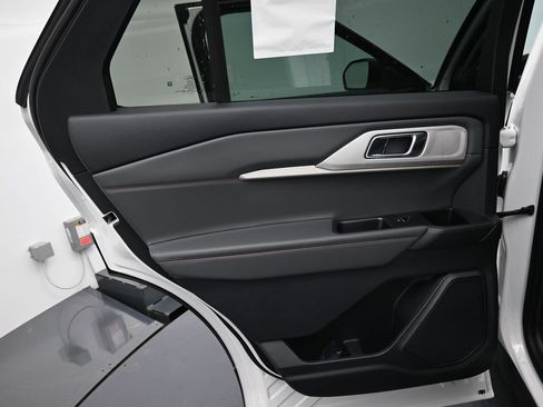 New 2026 Ford Explorer Active w/ Active Comfort Package image 19