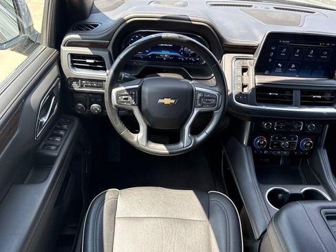 Used 2023 Chevrolet Suburban Premier RWD image 23
