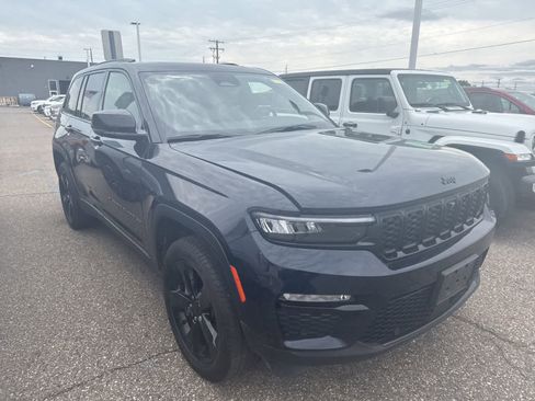 Used 2024 Jeep Grand Cherokee Limited w/ Luxury Tech Group II AWD/4WD image 25