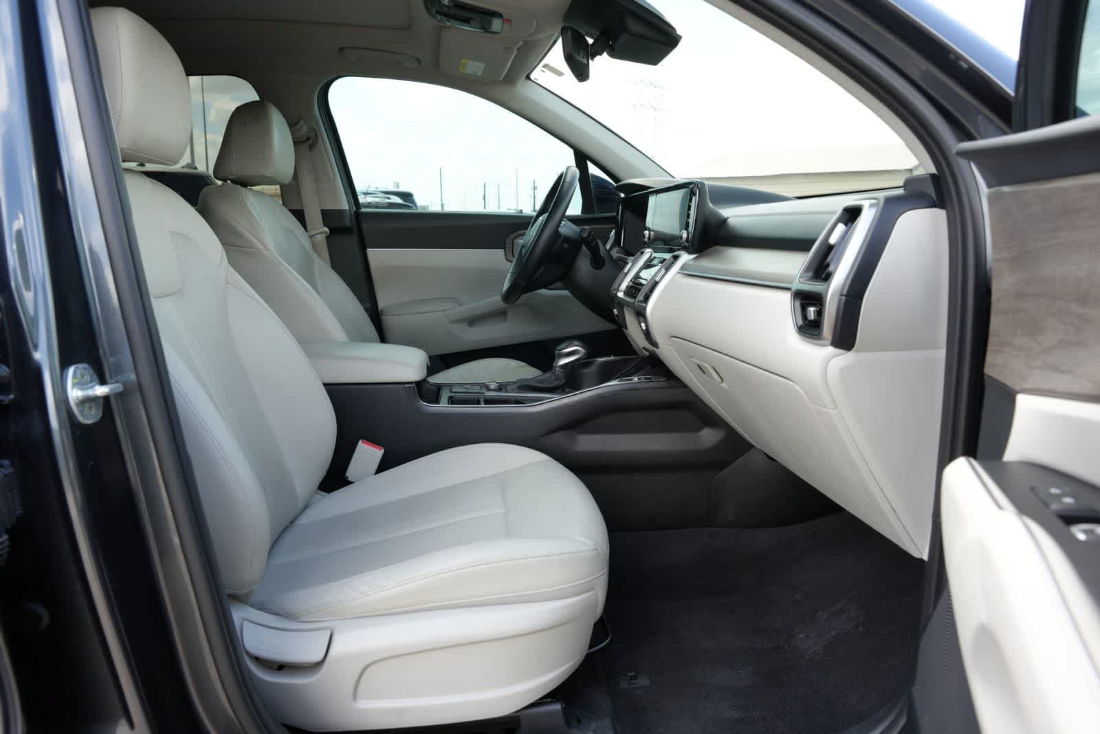 Used 2022 Kia Sorento EX w/ Panoramic Sunroof Package FWD image 23