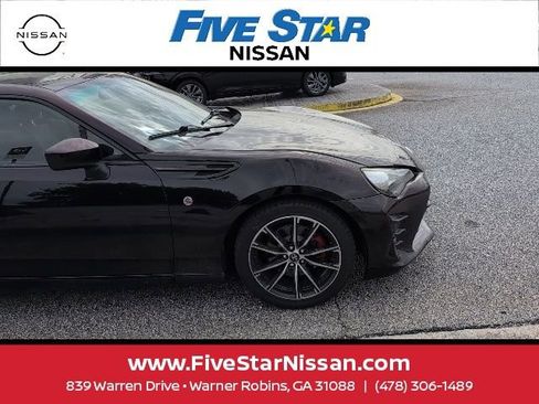 Used 2017 Toyota 86 image 4