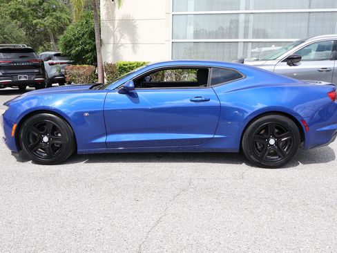 Used 2023 Chevrolet Camaro LT RWD image 5