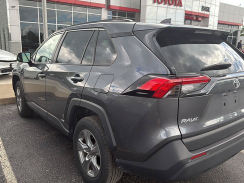 Used 2025 Toyota RAV4 XLE AWD/4WD image 6