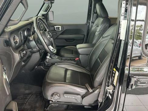 Used 2020 Jeep Wrangler Unlimited Sahara w/ Dual Top Group AWD/4WD image 8