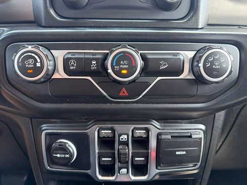 Used 2019 Jeep Wrangler Unlimited Sport S AWD/4WD image 33