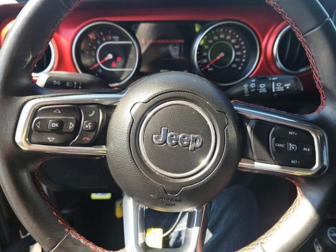 Used 2021 Jeep Wrangler Unlimited Rubicon w/ Dual Top Group AWD/4WD image 6