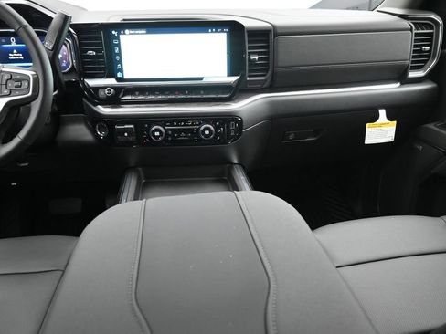 New 2026 Chevrolet Silverado 2500 LTZ w/ LTZ Convenience Package AWD/4WD image 15