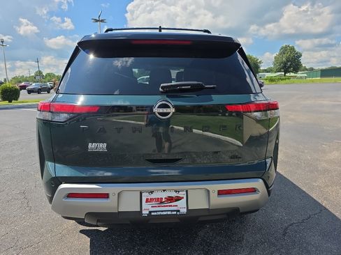 Used 2023 Nissan Pathfinder SL w/ Lighting Package (N92) FWD image 7