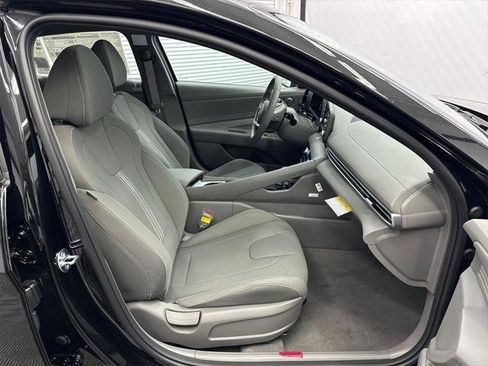 New 2026 Hyundai Elantra SEL Sport image 13