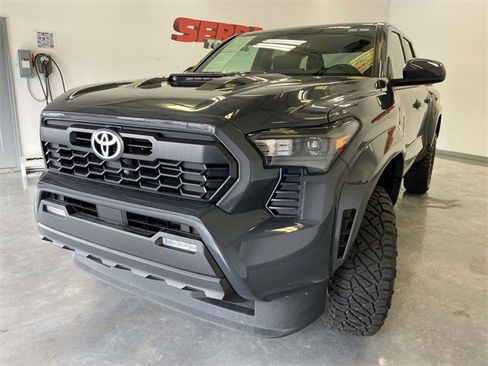 Used 2024 Toyota Tacoma TRD Sport image 6