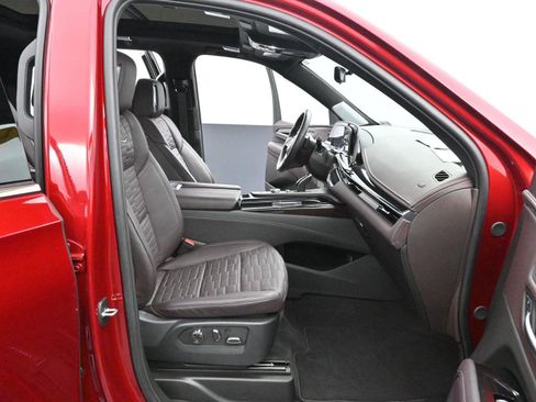 Used 2024 Cadillac Escalade Premium Luxury Platinum image 39