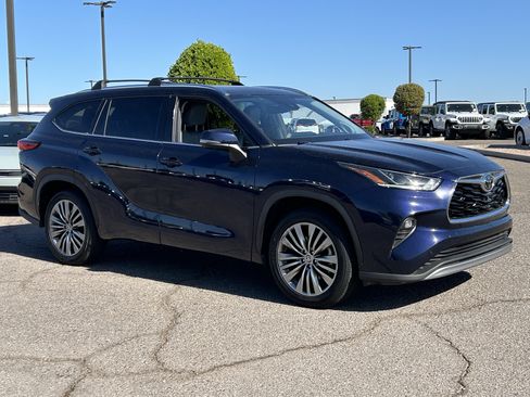Used 2021 Toyota Highlander Platinum image 7
