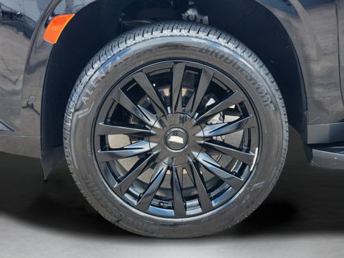 Used 2022 Cadillac Escalade Premium Luxury RWD image 30