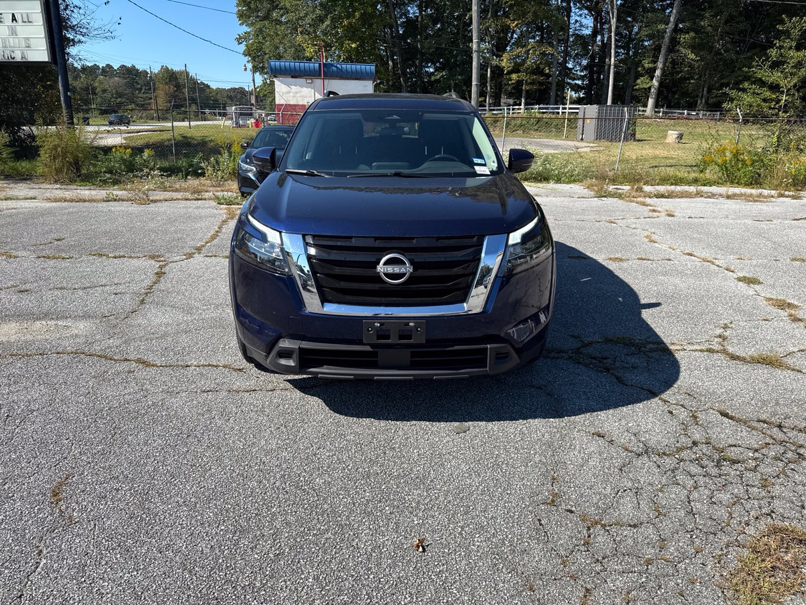 Used 2025 Nissan Pathfinder SV FWD image 8