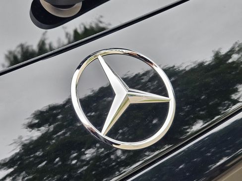 Certified 2026 Mercedes-Benz GLC 300 4MATIC image 9