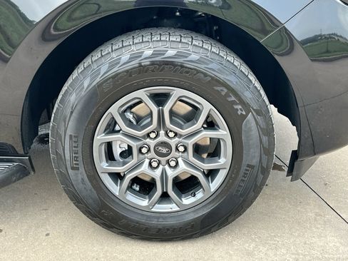 Used 2025 Ford Expedition Active AWD/4WD image 10