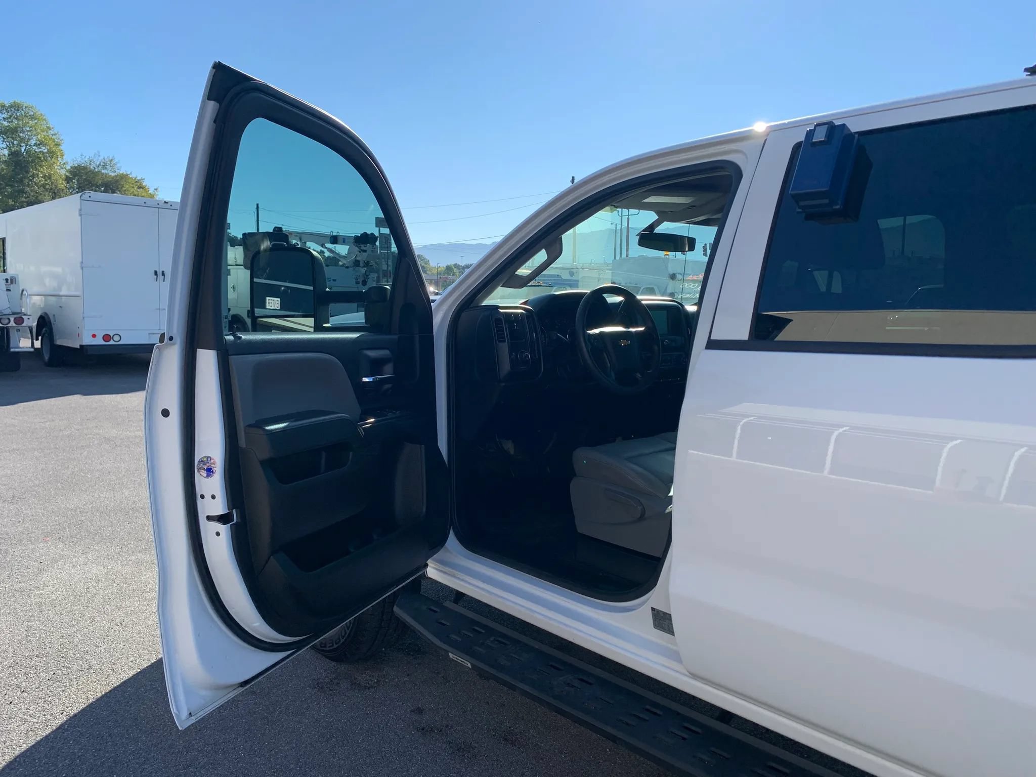 Used 2017 Chevrolet Silverado 3500 W/T AWD/4WD image 8