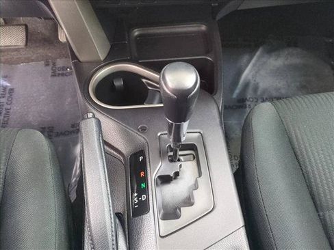 Used 2018 Toyota RAV4 LE FWD image 12