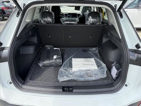 New 2025 Volkswagen Tiguan SE AWD/4WD image 9