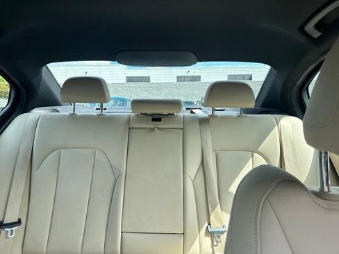 Used 2019 BMW 330i Sedan w/ Convenience Package RWD image 8
