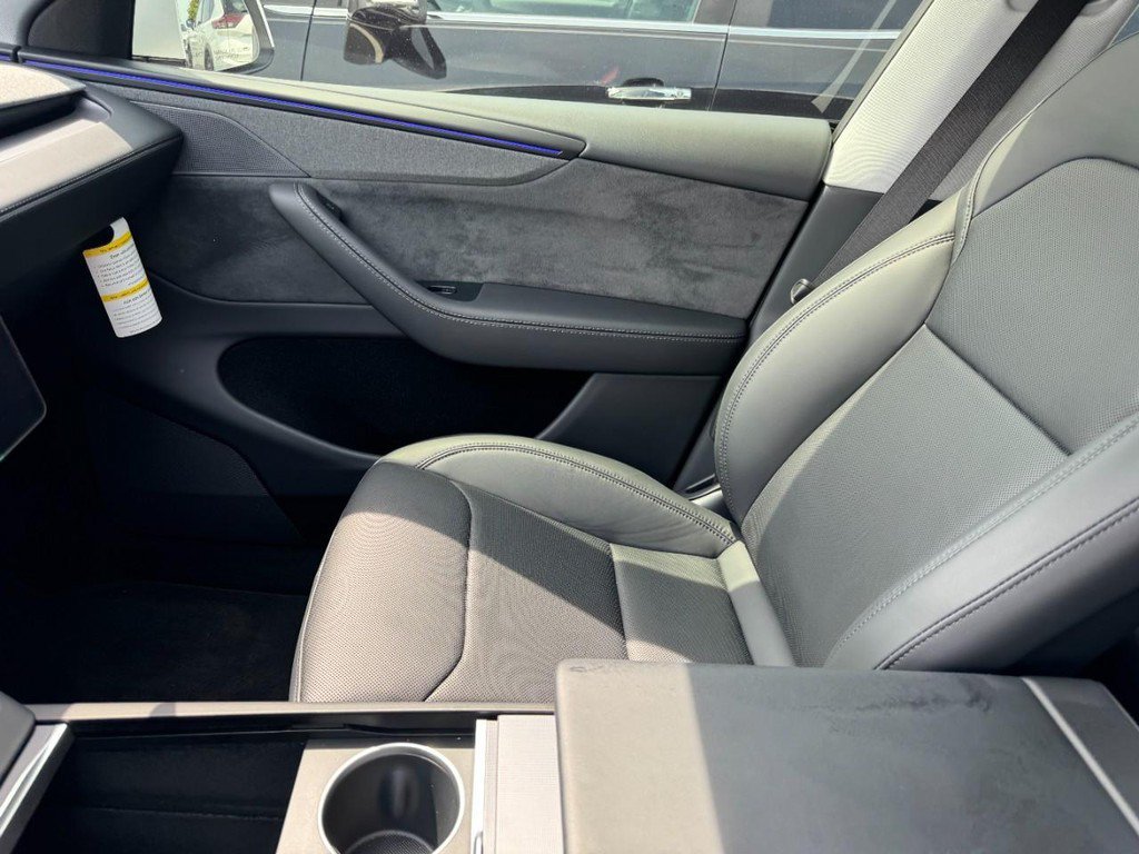 Used 2026 Tesla Model Y Long Range AWD/4WD image 11