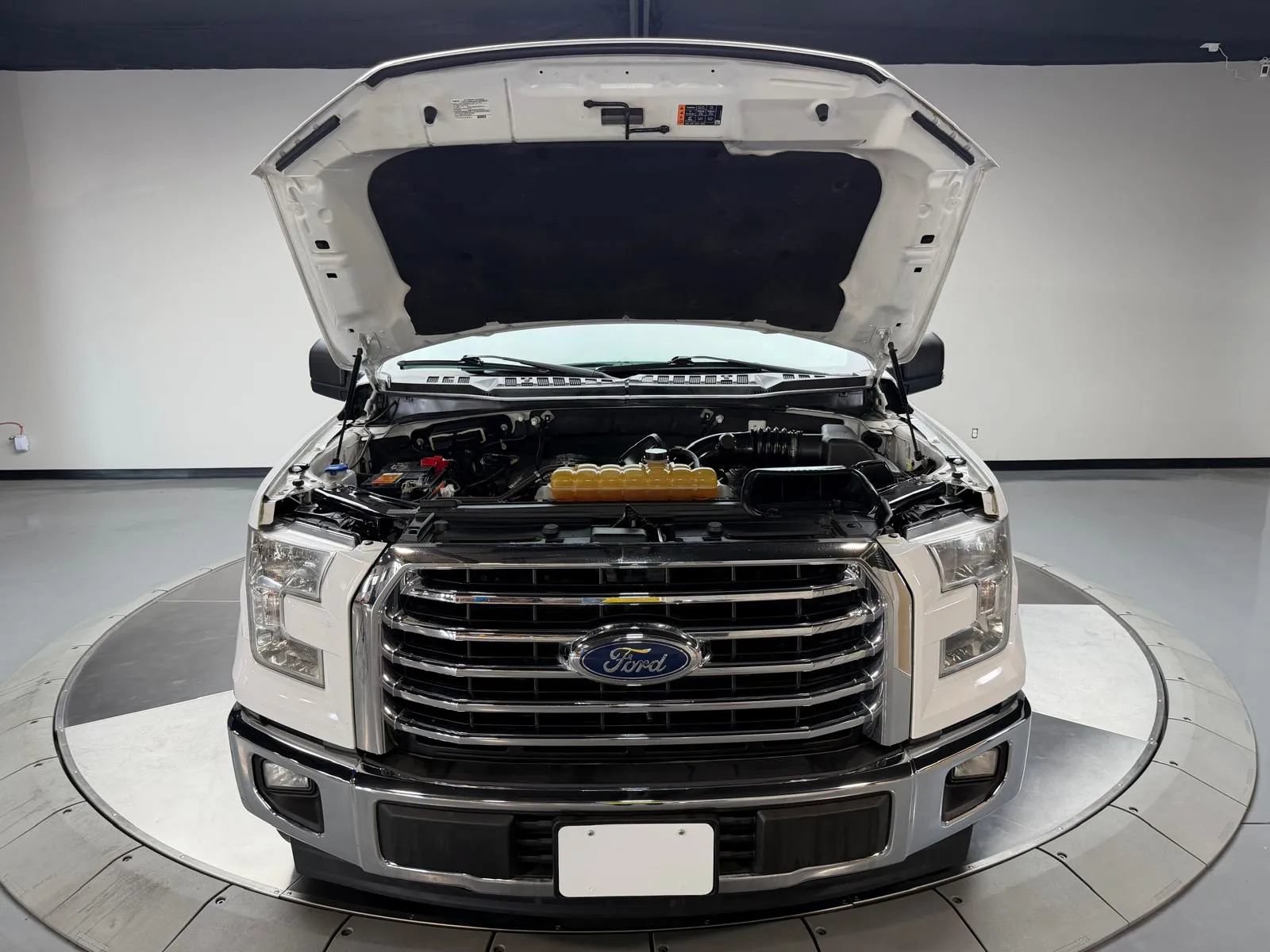 Used 2017 Ford F150 XLT w/ Equipment Group 302A Luxury RWD image 10