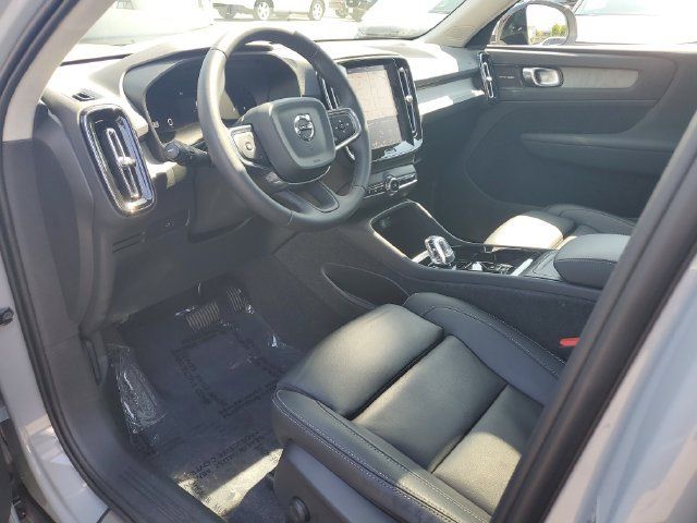Used 2024 Volvo XC40 B5 Plus w/ Protection Package Premier AWD/4WD image 20