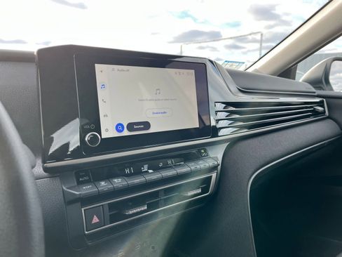 Used 2025 Toyota Camry LE image 21