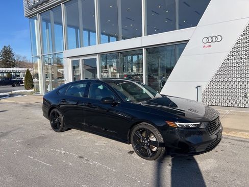 Used 2023 Honda Accord Sport image 10