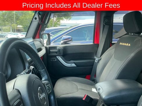 Used 2016 Jeep Wrangler Unlimited Sahara AWD/4WD image 7